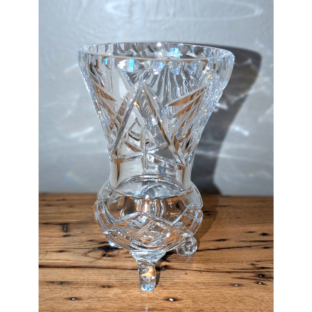 Gorgeous Vintage Cut Crystal Tripod Footed Scalloped Mouth Flower Vase - Picture 11 of 11